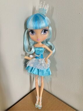 La Da Dee Tylie as the Snow Queen from Fairytale Dance 2013 Spin Master